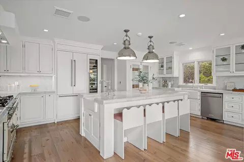 Kitchen - 3428 Wrightview Dr, Studio City, CA 91604 photo 6 of 6