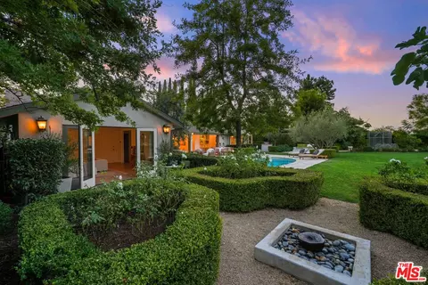 Exterior - 3428 Wrightview Dr, Studio City, CA 91604 photo 6 of 18