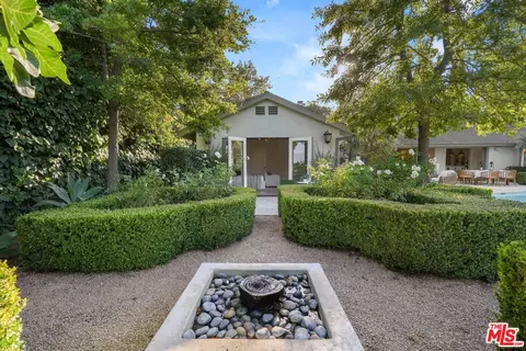 Exterior - 3428 Wrightview Dr, Studio City, CA 91604 photo 11 of 18