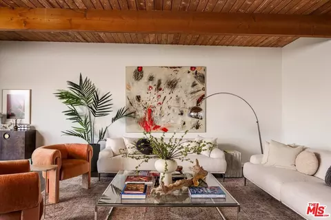 8701 Hollywood Hills Rd, Los Angeles, CA 90046