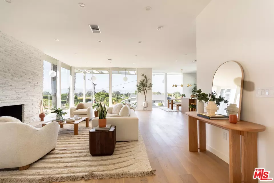 Other - 3908 S Cloverdale Ave, Los Angeles, CA 90008 photo 3 of 13