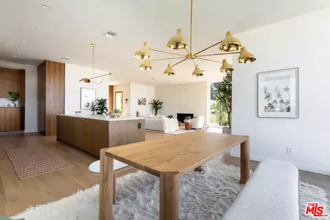 Dining - 3908 S Cloverdale Ave, Los Angeles, CA 90008 photo 1 of 2
