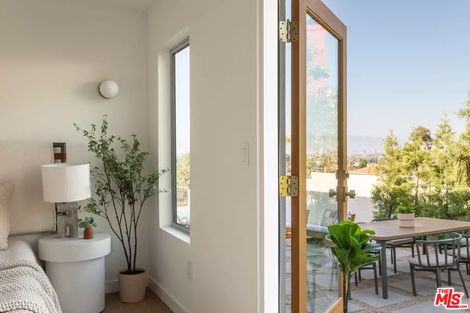 Other - 3908 S Cloverdale Ave, Los Angeles, CA 90008 photo 4 of 13