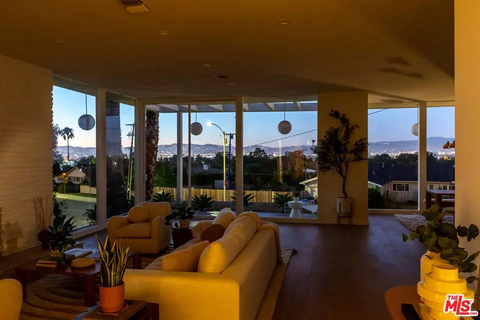 Other - 3908 S Cloverdale Ave, Los Angeles, CA 90008 photo 10 of 13