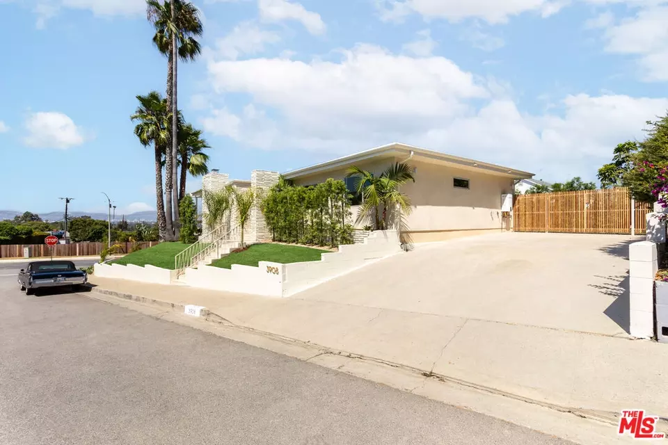 Other - 3908 S Cloverdale Ave, Los Angeles, CA 90008 photo 6 of 13