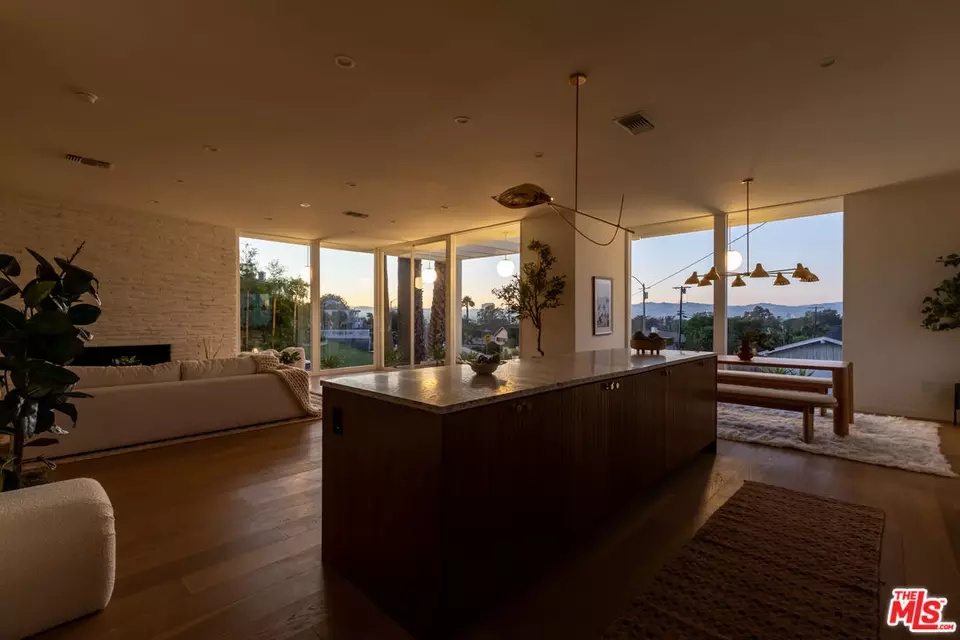 Other - 3908 S Cloverdale Ave, Los Angeles, CA 90008 photo 9 of 13