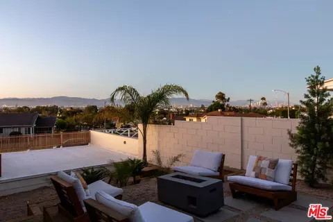 Other - 3908 S Cloverdale Ave, Los Angeles, CA 90008 photo 1 of 13