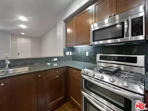 Kitchen - 2234 Winifred St #3, Simi Valley, CA 93063 photo 3 of 3