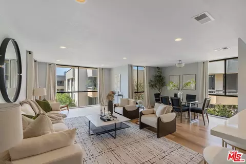 750 S Spaulding Ave #321, Los Angeles, CA 90036