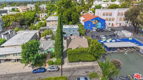945 Hilldale Ave, West Hollywood, CA 90069