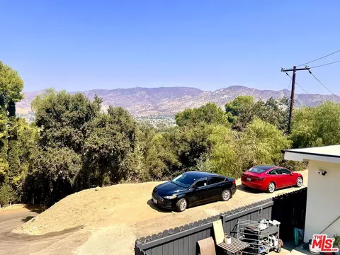 1068 Loma Ln, Simi Valley, CA 93063 photo 15