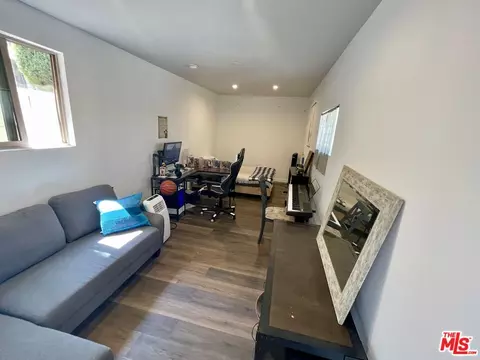 1068 Loma Ln, Simi Valley, CA 93063 photo 18