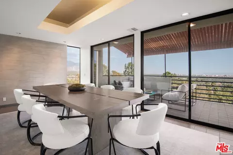Dining - 1500 Inverness Dr, Pasadena, CA 91103 photo 2 of 4
