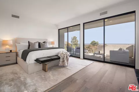 Bedroom - 1500 Inverness Dr, Pasadena, CA 91103 photo 1 of 6