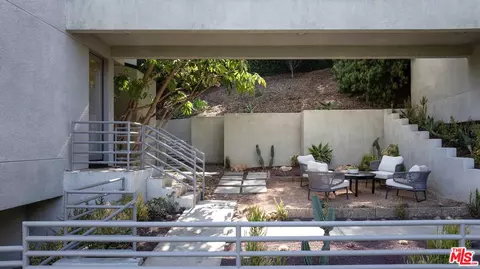 Exterior - 1500 Inverness Dr, Pasadena, CA 91103 photo 6 of 11