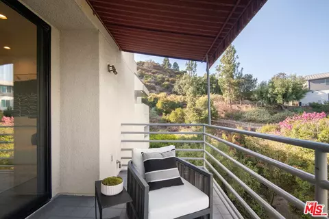 Exterior - 1500 Inverness Dr, Pasadena, CA 91103 photo 4 of 11
