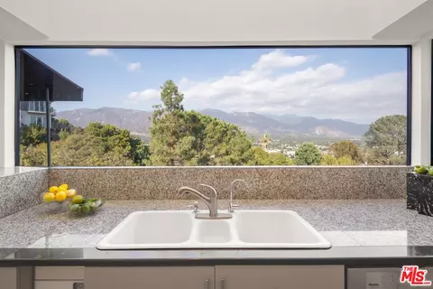 Kitchen - 1500 Inverness Dr, Pasadena, CA 91103 photo 5 of 7