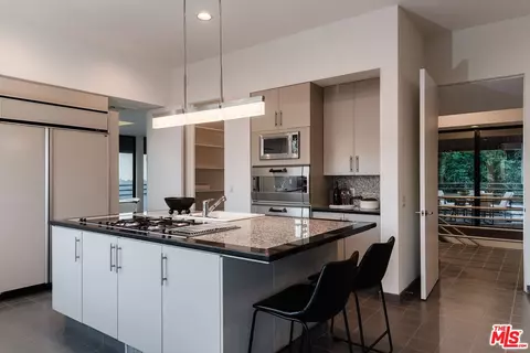 Kitchen - 1500 Inverness Dr, Pasadena, CA 91103 photo 2 of 7