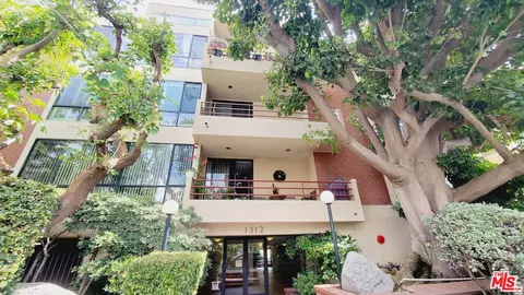 1312 S Saltair Ave #104, Los Angeles, CA 90025