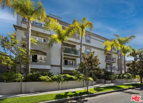 11908 Darlington Ave #PH3, Los Angeles, CA 90049