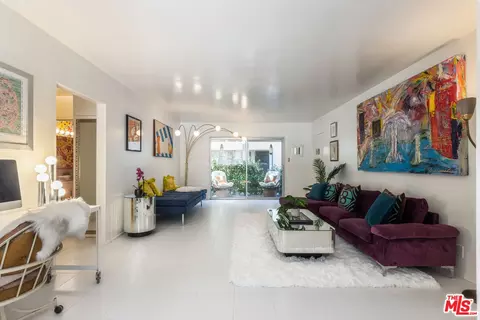 2030 N Vermont Ave #4, Los Angeles, CA 90027