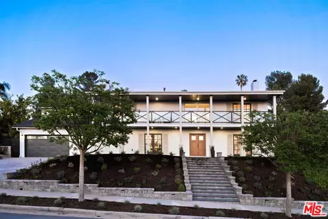 890 Falmouth St, Thousand Oaks, CA 91362
