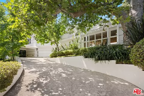 2829 Mandeville Canyon Rd, Los Angeles, CA 90049