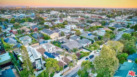 1114 Ozone Ave, Santa Monica, CA 90405