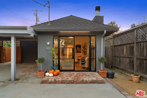 2457 Walgrove Ave, Los Angeles, CA 90066