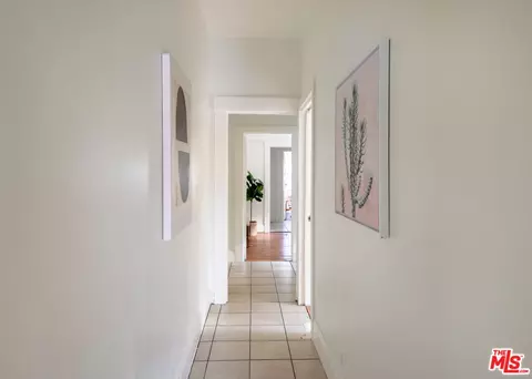 Entry Way - 186 Carlton Ave, Pasadena, CA 91103 photo 4 of 7