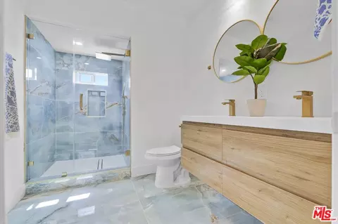 Bath - 23503 Naffa Ave, Carson, CA 90745 photo 1 of 6