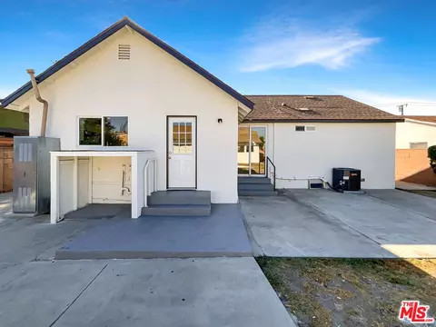124 Thompson Ave, Fullerton, CA 92833 photo 5