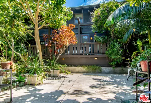 1918 Pinehurst Rd, Los Angeles, CA 90068