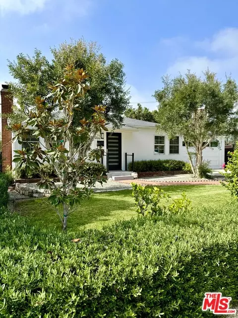 8875 Earhart Ave, Los Angeles, CA 90045