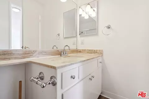 209 4th Ave, Venice, CA 90291 photo 34