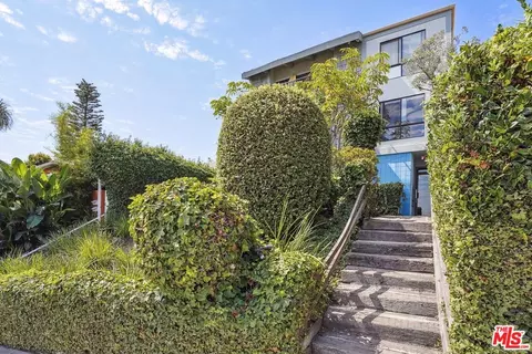 209 4th Ave, Venice, CA 90291 photo 2