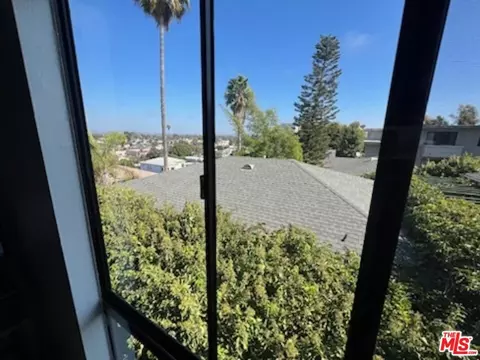 209 4th Ave, Venice, CA 90291 photo 17
