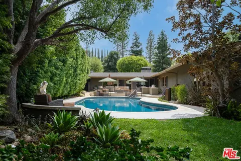 20361 Wells Dr, Woodland Hills, CA 91364