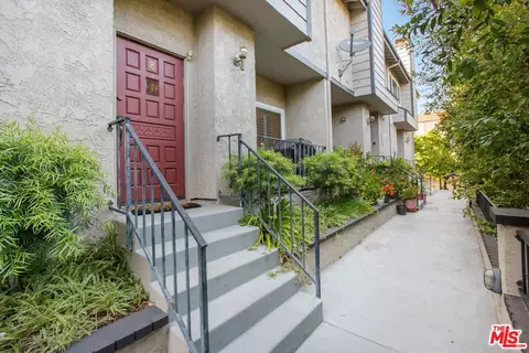 12416 Magnolia Blvd #8, Valley Village, CA 91607