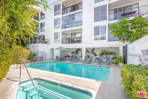 11687 Montana Ave #206, Los Angeles, CA 90049