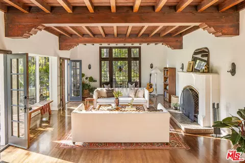 2242 Canyon Dr, Los Angeles, CA 90068