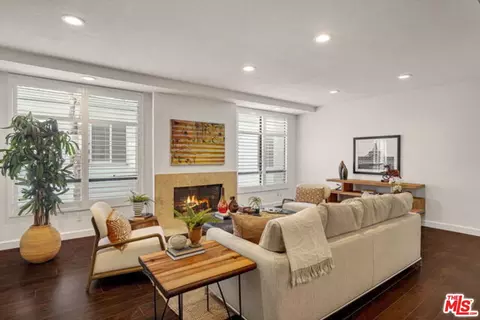 11733 Montana Ave #204, Los Angeles, CA 90049