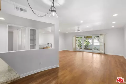 4445 Cartwright Ave #109, Toluca Lake, CA 91602