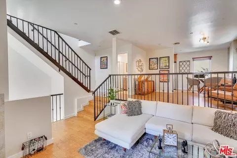 Living - 533 Cypress Ave, Pasadena, CA 91103 photo 1 of 1