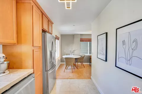 Entry Way - 533 Cypress Ave, Pasadena, CA 91103 photo 2 of 2