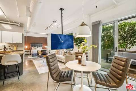645 W 9th St #218, Los Angeles, CA 90015