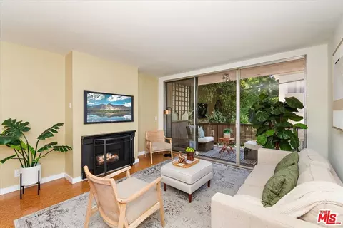 1745 Camino Palmero St #323, Los Angeles, CA 90046