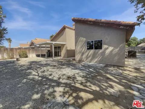 44811 Fenhold St, Lancaster, CA 93535 photo 6