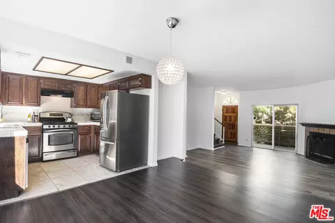 8958 Burnet Ave #C4, North Hills, CA 91343