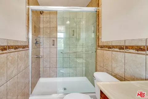 Bath - 2039 Malcolm St, Simi Valley, CA 93065 photo 5 of 5